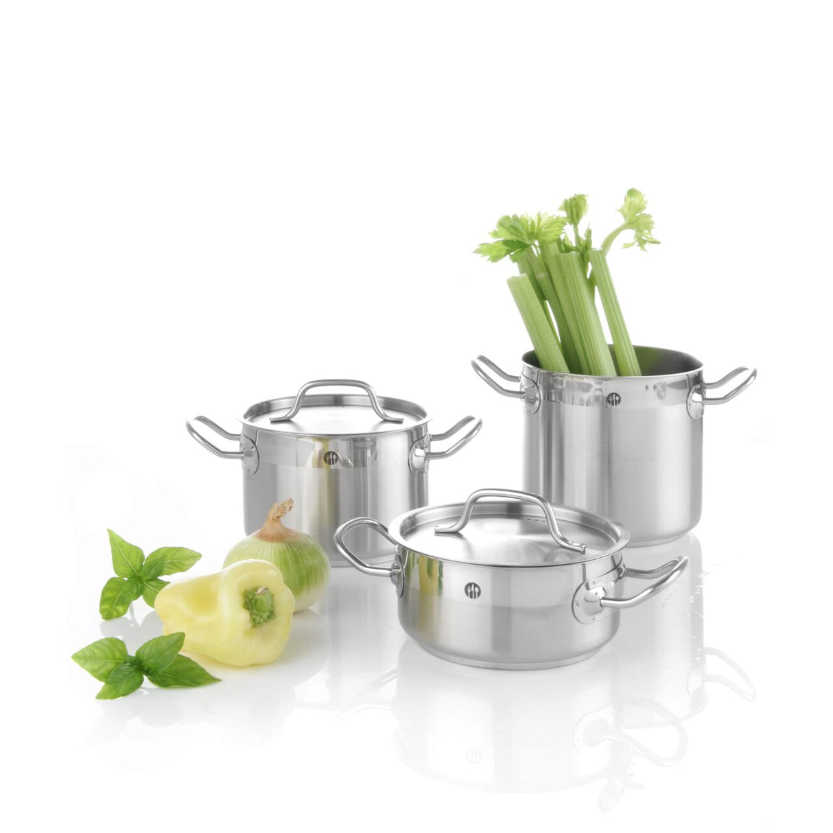 Oala cu capac, 2 Lit, 16 cm diametru x11cm inaltime , inox, gama Hendi Profi Line, potrivita si pt uz profesional
