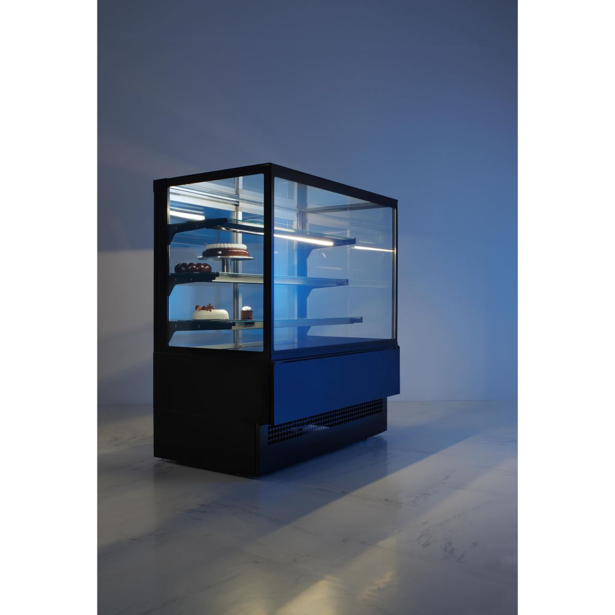 Vitrina frigorifica de prezentare interval temp. 2/6?C, 490 W corp inox, ARKTIC by Hendi, 1200x805x(H)1445 mm, 650 Litri, Clasa energetica C