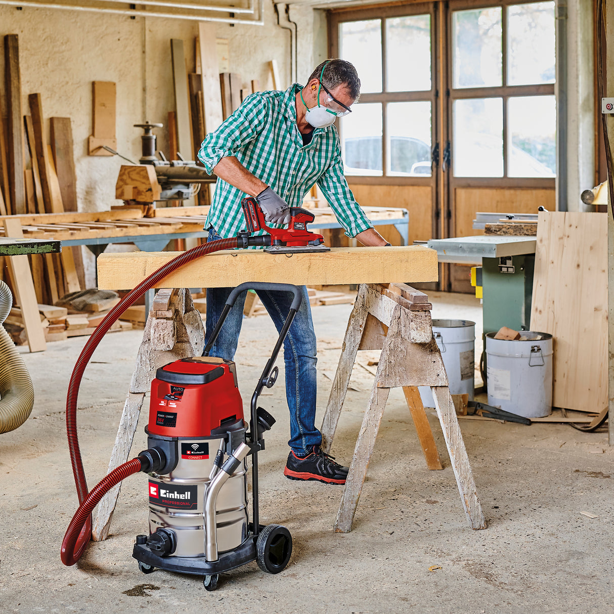 Einhell Professional TP-VC 36/30 S Auto-Solo Power X-Change akkus száraz/nedves porszívó, 36 V, 30 l-es tartály, 150 mbar, automatikus indítás, ECO/BOOST, szűrővel és fúvókákkal, akkumulátor nem tartozék