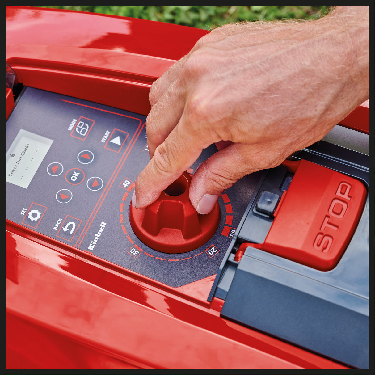 Masina de tuns iarba robotizata Einhell FREELEXO SMART 750 Power X-Change, conectare inteligenta la retea, calcularea timpului de tundere in functie de vreme, pana la 750 m², mod a doua zona, incl. kit de instalare