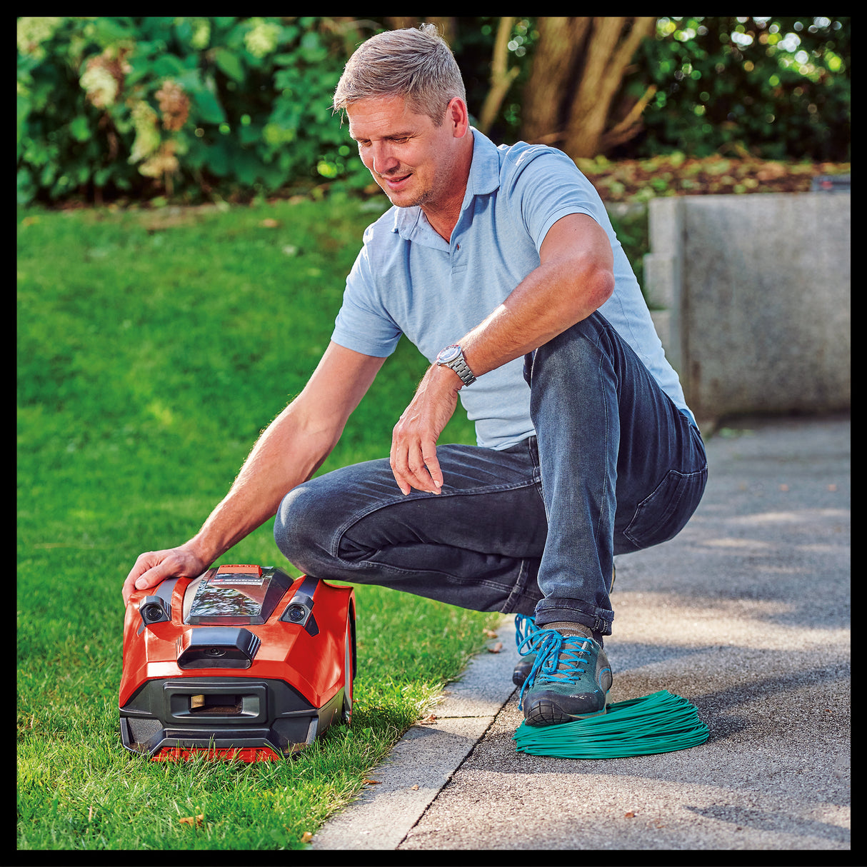 Masina de tuns iarba robotizata Einhell FREELEXO CAM 500 Power X-Change, Li-ion, 18V, camera care inlocuieste cablul de delimitare, pentru peluze de 500 m², panta de pana la 25%, latime de taiere 18 cm, protectie antifurt