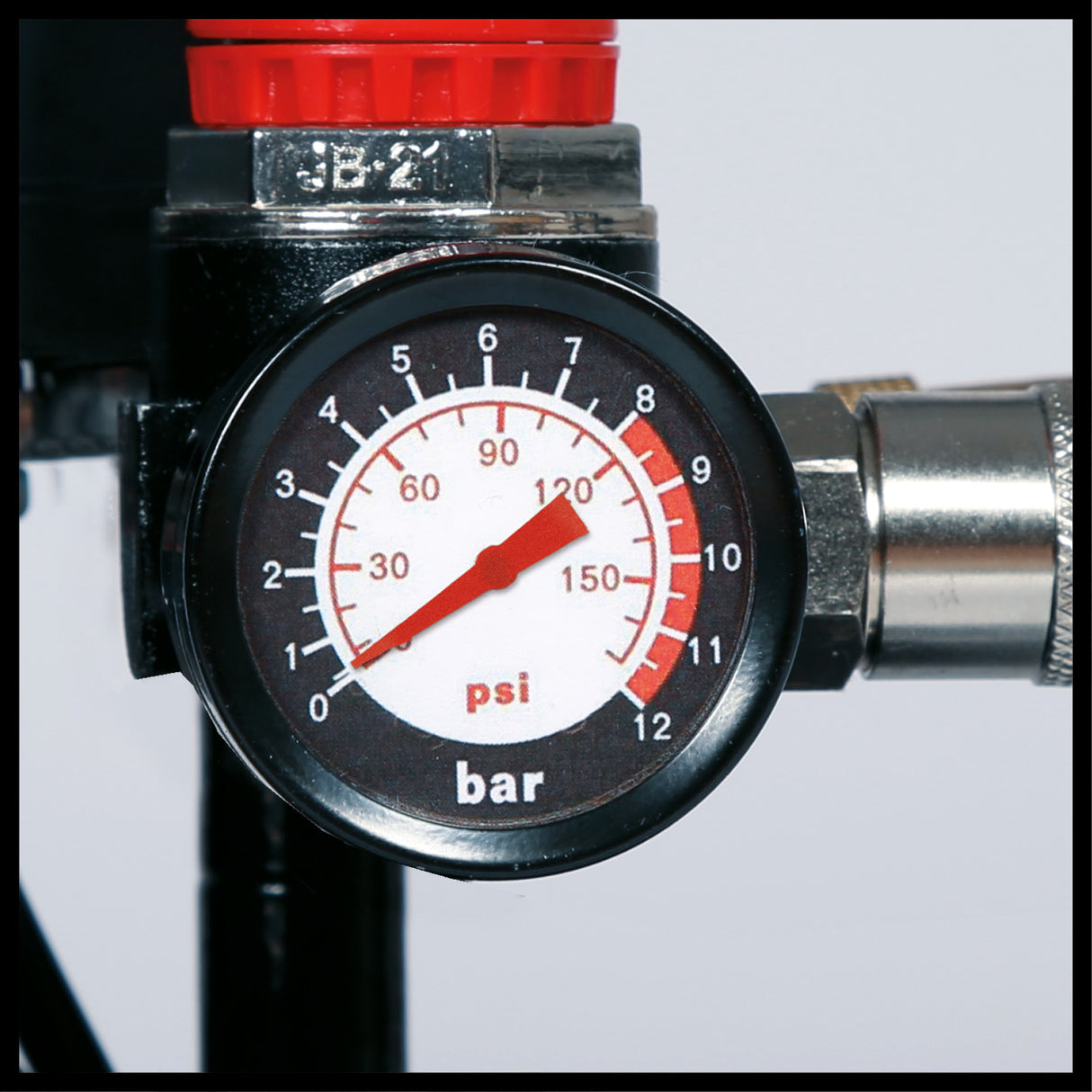 Einhell TE-AC 110/6 Silent Plus kompresszor, csendes kompresszor 550 W teljesítménnyel, max. 8 bar nyomással, olaj- és szervizmentes motorral, 6 literes tartállyal, nyomásmérővel és gyorscsatlakozóval, biztonsági szeleppel