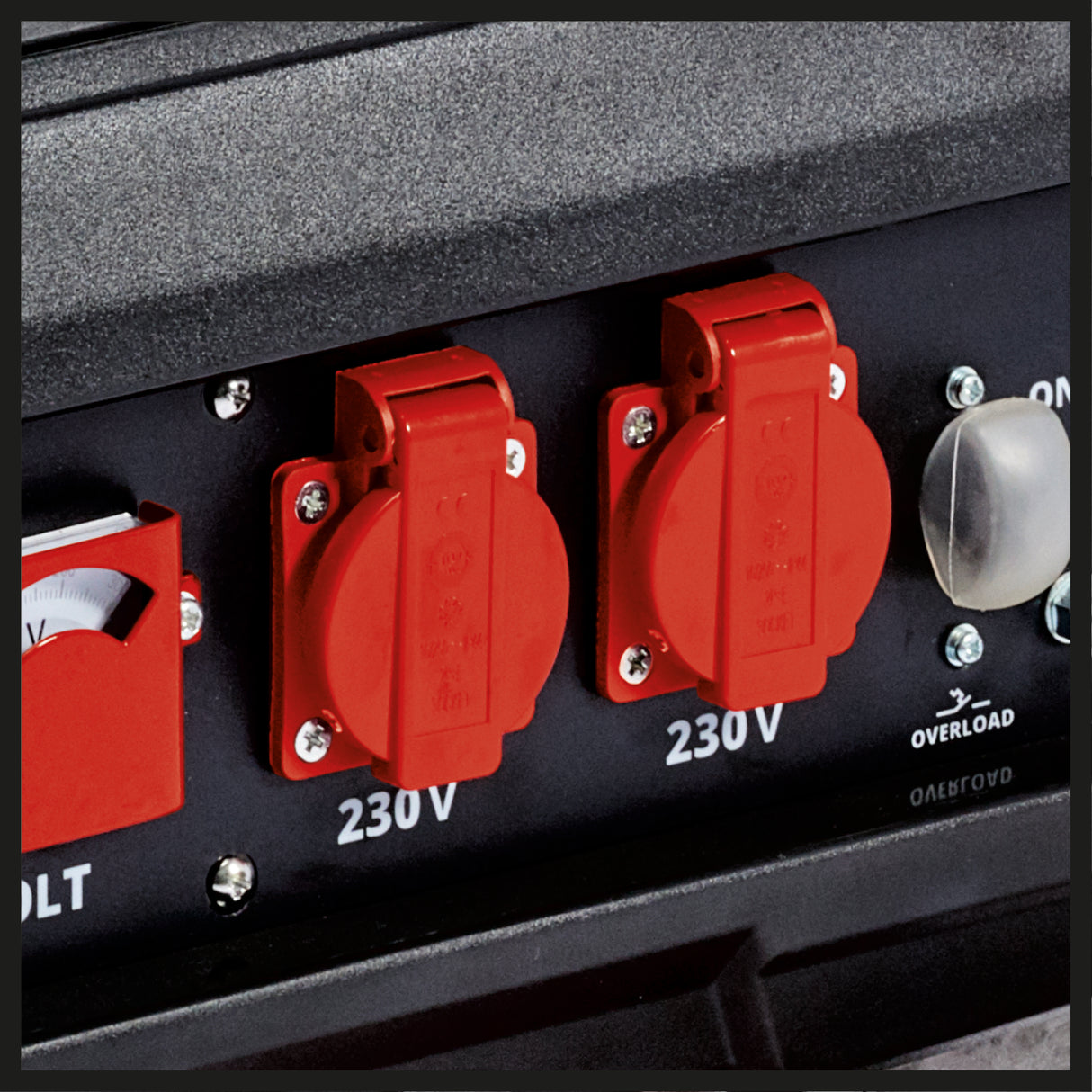 Einhell áramfejlesztő, benzinmotoros TC-PG 35/E5, maximum 3100 W teljesítménnyel, alacsony károsanyag-kibocsátású 4 ütemű motor, 2 db 230 V-os aljzat, 15 literes tartály, AVR funkció, túlterheléskapcsoló, alacsony olajszint kapcsoló