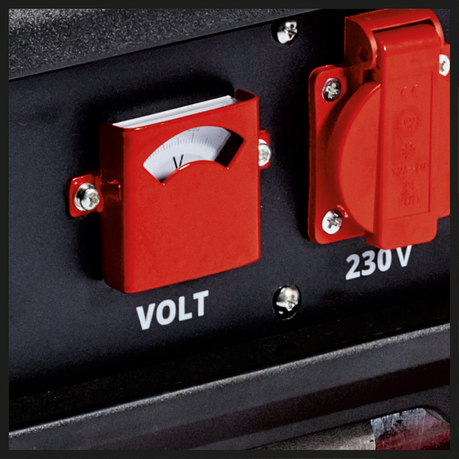 Einhell áramfejlesztő, benzinmotoros TC-PG 35/E5, maximum 3100 W teljesítménnyel, alacsony károsanyag-kibocsátású 4 ütemű motor, 2 db 230 V-os aljzat, 15 literes tartály, AVR funkció, túlterheléskapcsoló, alacsony olajszint kapcsoló