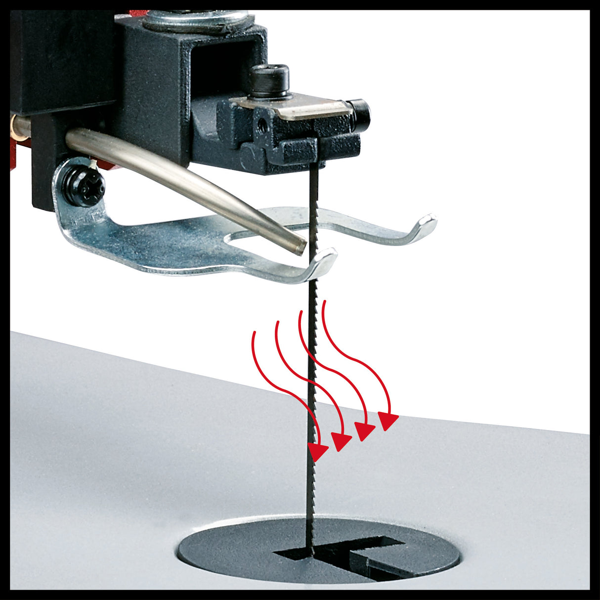 Fierastrau de traforaj Einhell TC-SS 405 E, cadru solid, masa metalica reglabila, clema pentru piesa, dispozitiv de prindere rapida, inclusiv lame de fierastrau