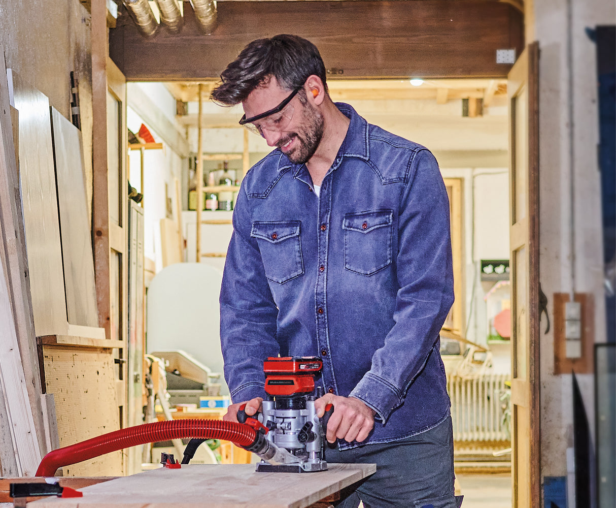 Freza electrica pe acumulator Einhell Professional TP-RO 18 Li BL-Solo Power X-Change (18 V, Li-ion, inaltime cursa 35 mm, motor fara perii, inclusiv ghidaj longitudinal, fara acumulator si fara incarcator