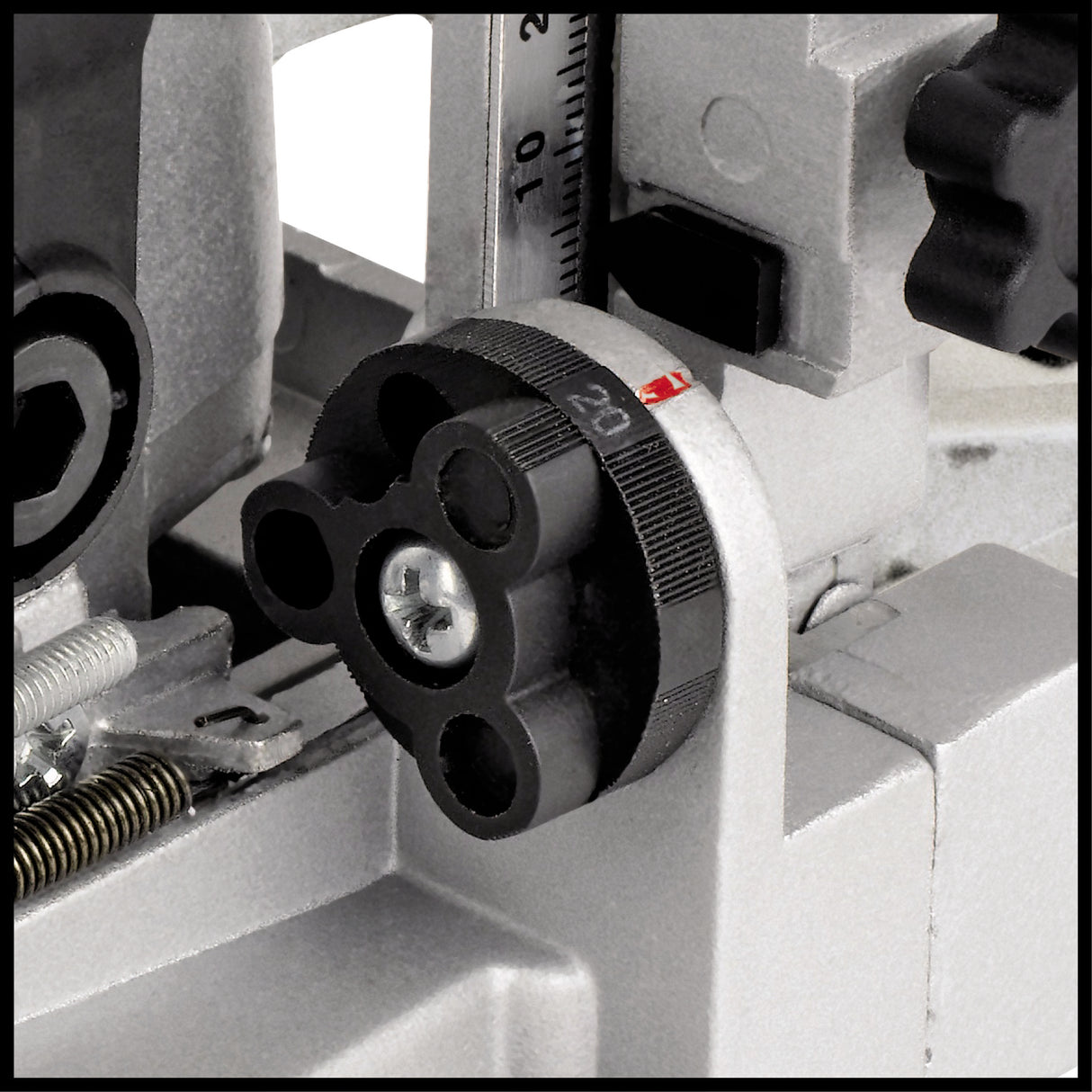 Masina de frezat/ biscuit Einhell TC-BJ 900 (860 W, turatie 11000 rot/min, adancime maxima de frezare 14 mm, reglare continua a inaltimii si unghiului