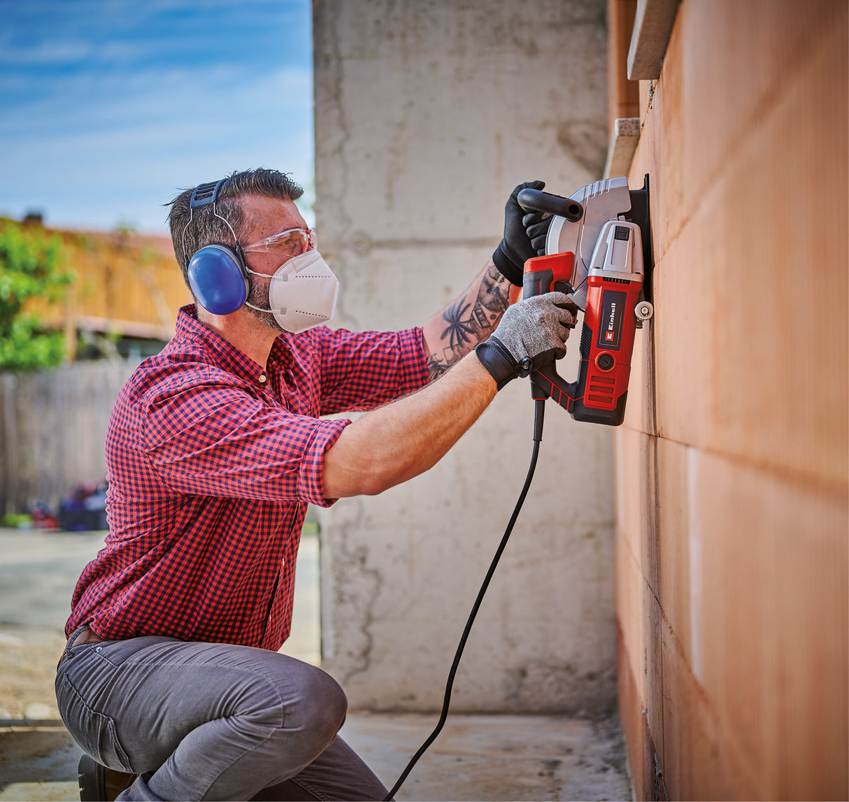 Debitor de canale pentru pereti Einhell TE-MA 1700, 1.700 W, reglare latime de taiere pana la 38 mm, adancime de taiere pana la 40 mm, pornire lina, protectie la supraincarcare, incl. 4 discuri de taiere diamantate