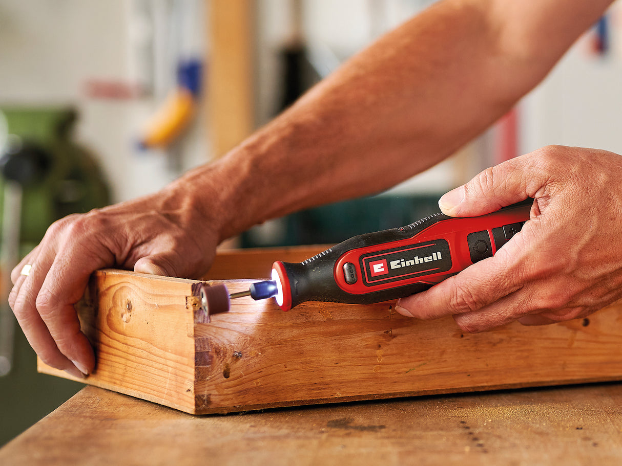 Masina de slefuit/gravat pe acumulator Einhell TE-MT 7.2 Li (Li-ion, acumulator de 7.2V, electronica de viteza, buton de blocare, inel luminos LED, statie de incarcare, set de accesorii 57 piese + cutie