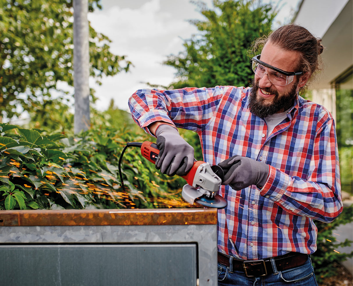 Einhell TC-AG 115/750 sarokcsiszoló, 750 W, tárcsavédő, fém hajtóműfej, újraindítás elleni védelem, 2 pozícióba szerelhető pótfogantyú, 115 mm átmérőjű vágókorongok, vágókorong nélkül szállítjuk