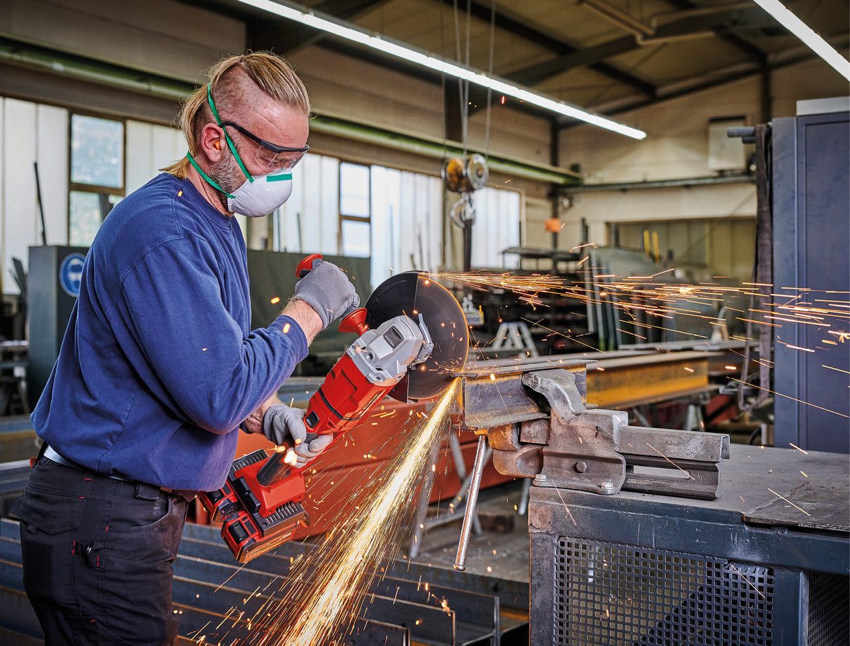 Einhell Professional AXXIO 36/230 Q Power X-Change akkus sarokcsiszoló, 36 V, 2200 W, maximális vágási mélység 70 mm, 6600 fordulat/perc, szénkefe nélküli motor, akkumulátor, töltő és vágókorong nélkül szállítjuk