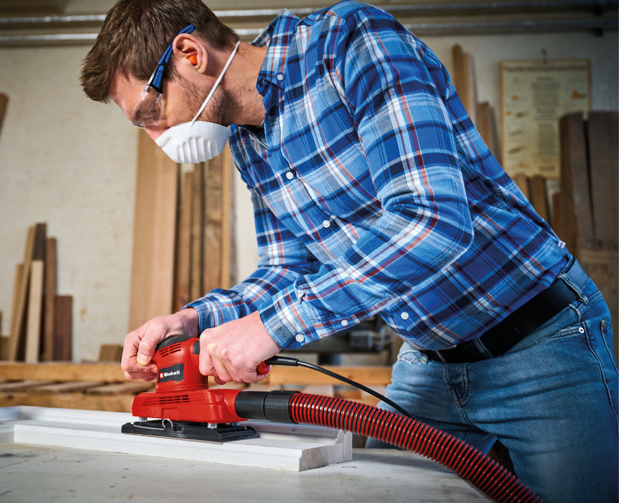 Einhell TC-OS 1520 rezgőcsiszoló, 150 W, 23 000 fordulat/perc rezgési sebesség, tépőzár, porelszívó adapter, 3 db csiszolópapírral együtt