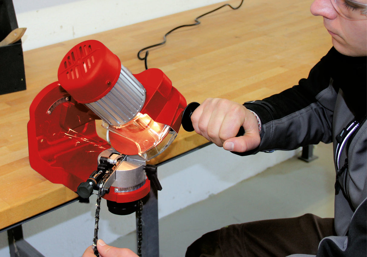 Aparat de ascutit lant de Fierastrau Einhell GC-CS 235 E (235 W, 3.000 1/min, dispozitiv de prindere, disc abraziv, lumina, cap de slefuire pivotant, opritor de adancime