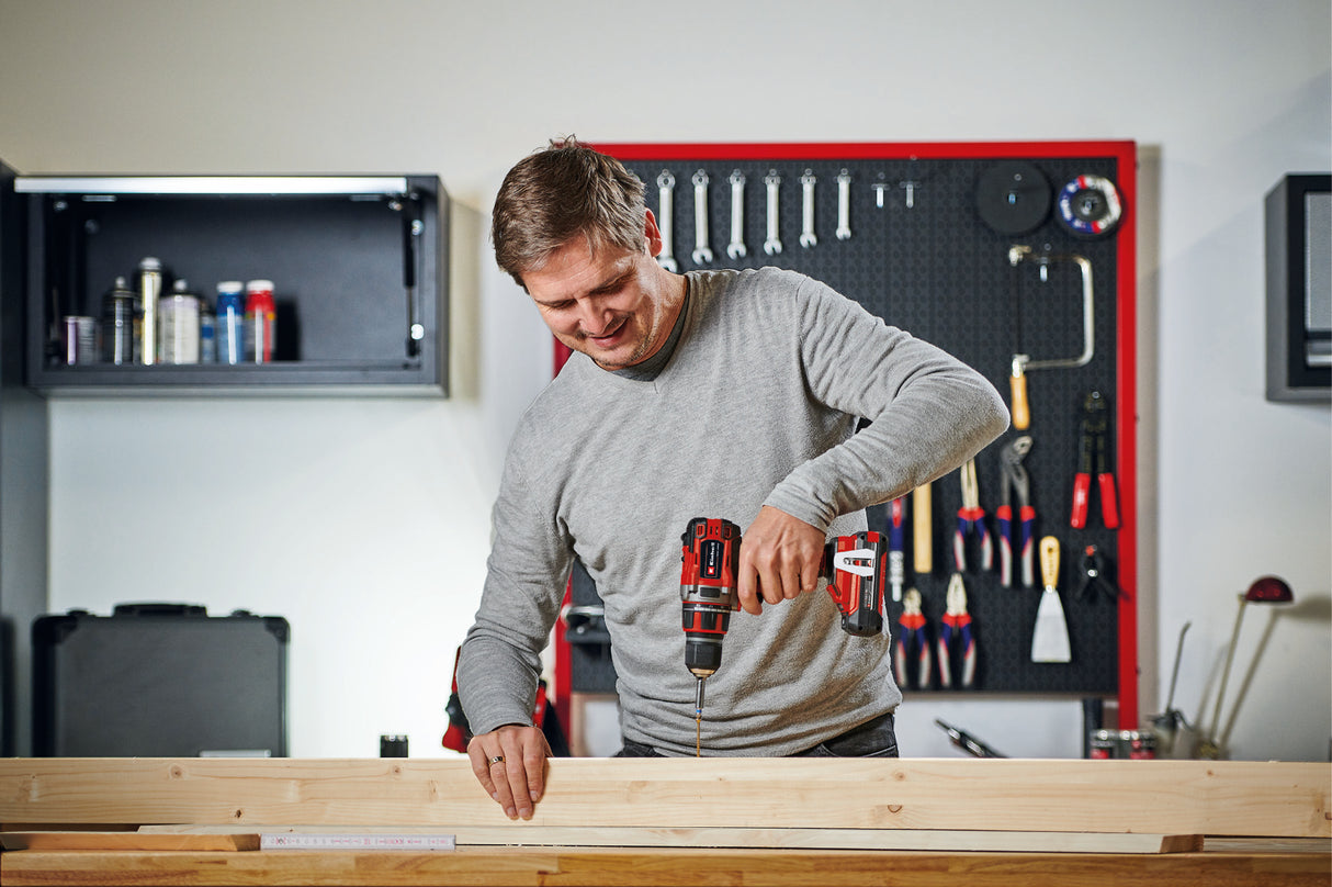 Masina de gaurit si insurubat (bormasina) pe acumulator Einhell Professional TP-CD 18/50 Li BL Kit Power X-Change, 18V, motor fara perii, 50 Nm, control electronic al vitezei, incl. 2x baterii reincarcabile PXC de 2,0 Ah si incarcator