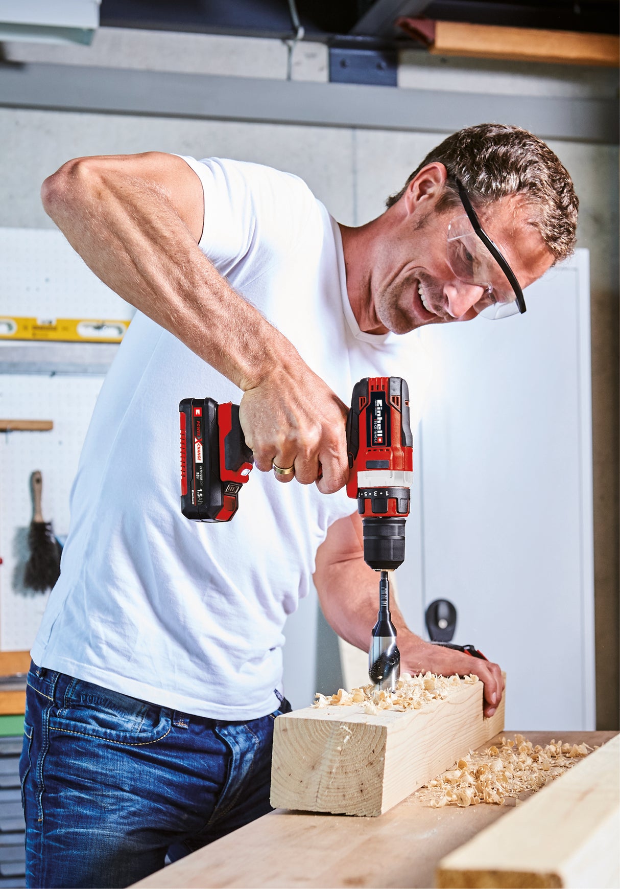 Masina de gaurit si insurubat (bormasina) pe acumulator Einhell TE-CD 18/40 Li-Solo Power X-Change, itiu-ion, 18 V, cuplu maxim 40 Nm in 21 de trepte, angrenaj cu 2 trepte pentru gaurire si insurubare, viteza electronica