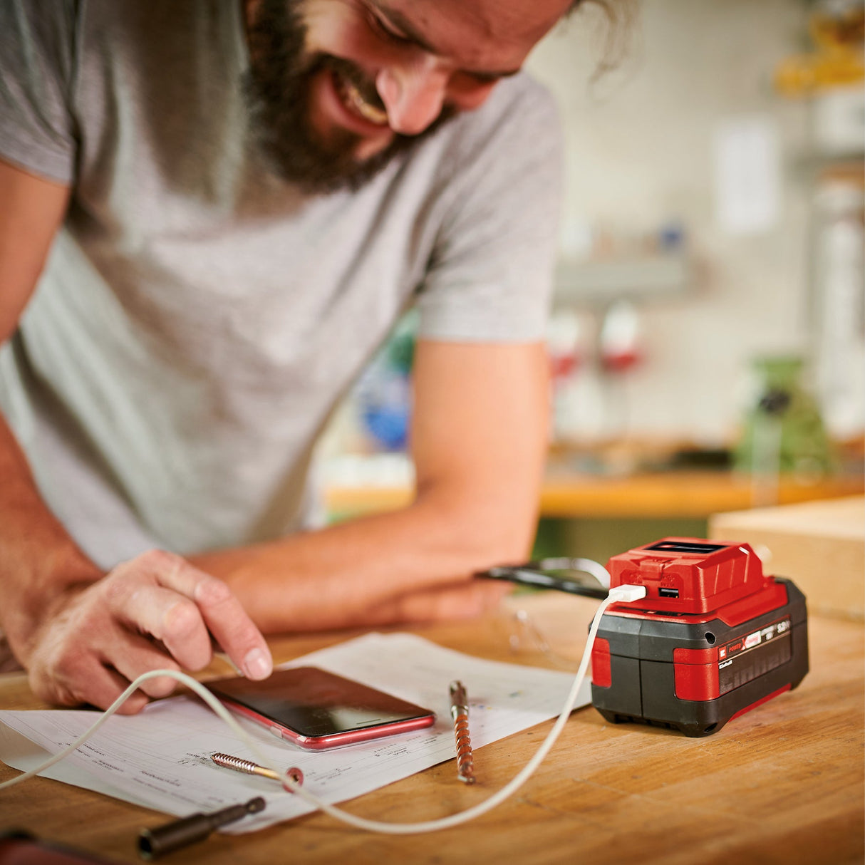 Adaptor USB Einhell TC - CP 18 Li USB Solo Power X - Change, pentru baterii Einhell de 18 V, incarcare mobila a consumatorilor de energie, 2 porturi USB, furnizat fara acumulator Einhell - scule electrice si unelte profesionale - BricoMart