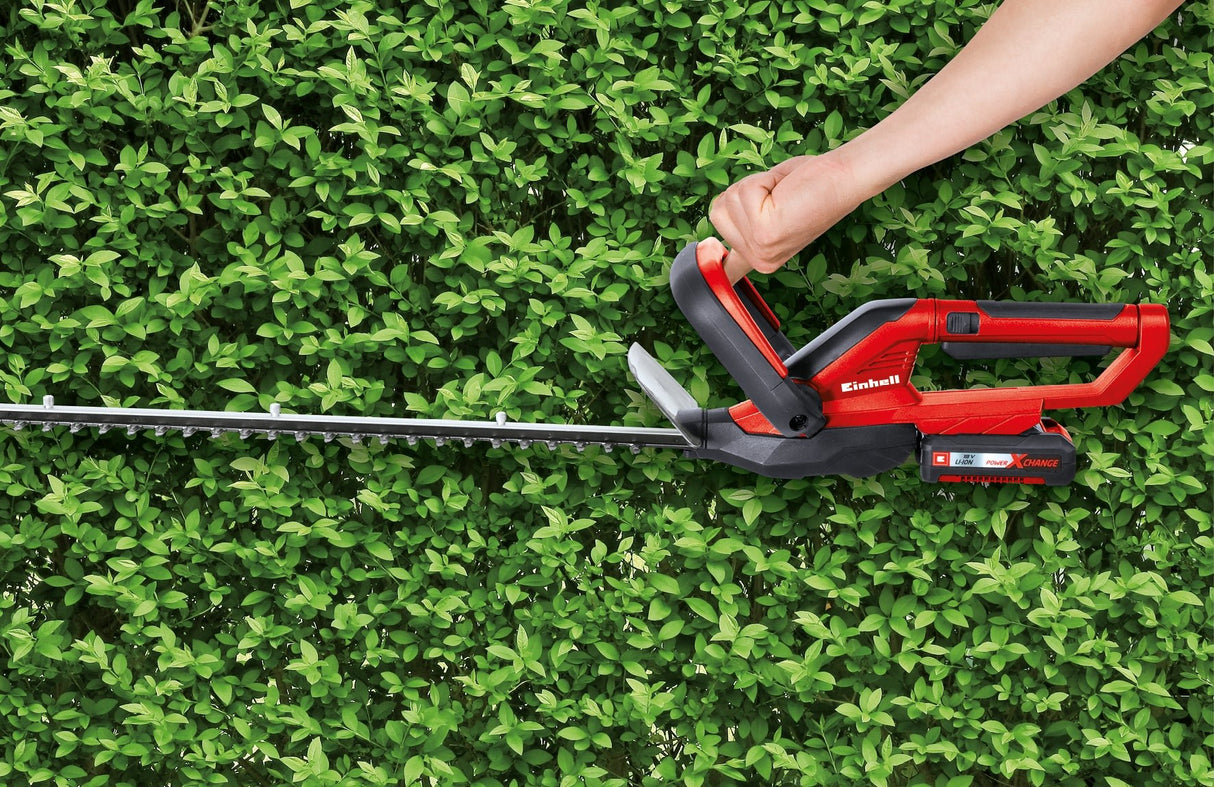 Masina de tuns gard viu pe acumulator Einhell GC - CH 1855/1 Li - Solo Power X - Change (18 V, lungime de taiere 55 cm, distanta intre dinti 18 mm, incl. colector de taiere, fara acumulator Einhell - scule electrice si unelte profesionale - BricoMart