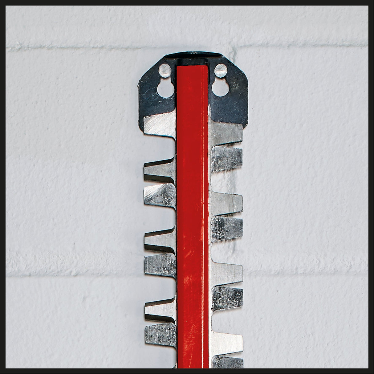 Masina de tuns gard viu pe acumulator Einhell GE - CH 36/61 Li - Solo Power X - Change (36 V, lungime de taiere 61 cm, distanta intre dinti 26 mm, maner rotativ, incl. colector de resturi, fara acumulator Einhell - scule electrice si unelte profesionale - BricoMart