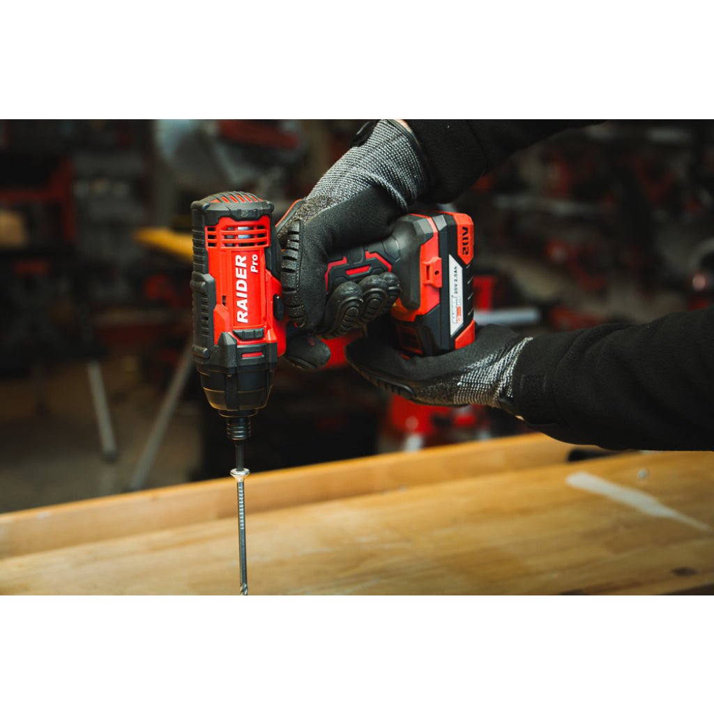 RAIDER R20 Masina insurubat cu impact HEX 1/4 180Nm RDP - SHID20 Solo 2 locasuri magnetice pentru biti Carcasa metalica reductor Schimbator de sens Lumina de lucru cu LED Agatatoare pentru c Raider - scule electrice si unelte profesionale - BricoMart