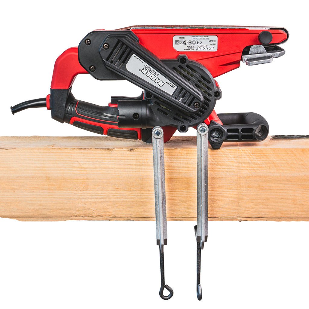 RAIDER Slefuitor cu banda 900W 75x533mm variator RD - BS12 Motor de 900 W Dimensiunea șmirghelului: 75x533mm - permițând șlefuirea suprafețelor mari într - un timp mai scurt Funcția Raider - scule electrice si unelte profesionale - BricoMart