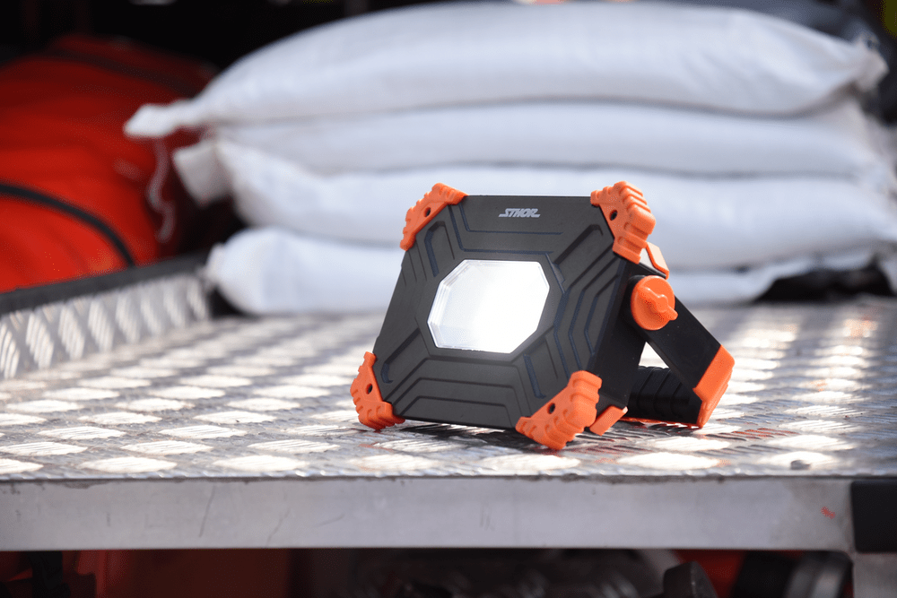 REFLECTOR PORTABIL 10W STHOR 82870 COB 1000LM STHOR - scule electrice si unelte profesionale - BricoMart