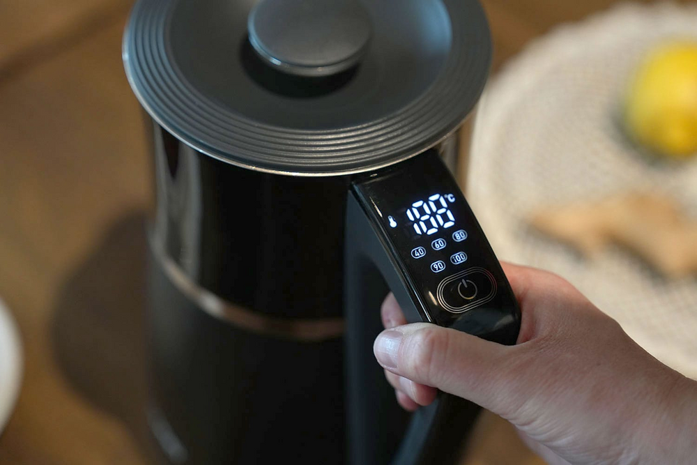 FIERBATOR ELECTRIC 1,7L, LUND 68217 CONTROLUL TEMPERATURII, NEGRU