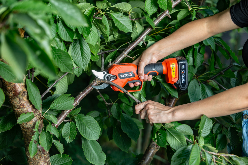 FOARFECA POMI 18V, YATO YT-828378 FARA ACUMULATOR