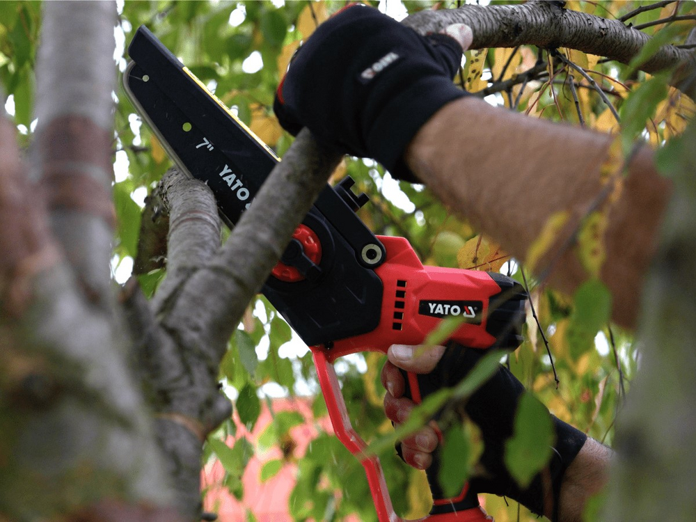 MINI FŰRÉSZ 7, YATO YT-828133 18V, 1X2AH