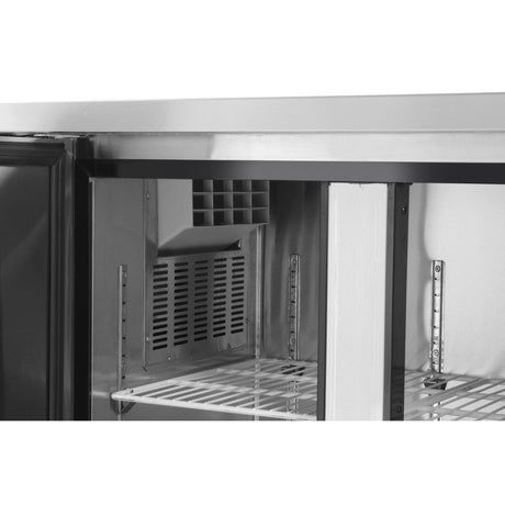 Frigider profesional ARKTIC by Hendi Kitchen Line cu 3 usi, 291 l, 1800x600x(H)800 mm otel inoxidabil  0/8°C ,270 W/230V,  3 rafturi, 2x 430x428 mm, 1x 490x428 mm incluse