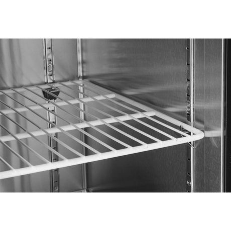 Frigider profesional ARKTIC by Hendi Kitchen Line cu 3 usi, 291 l, 1800x600x(H)800 mm otel inoxidabil  0/8°C ,270 W/230V,  3 rafturi, 2x 430x428 mm, 1x 490x428 mm incluse