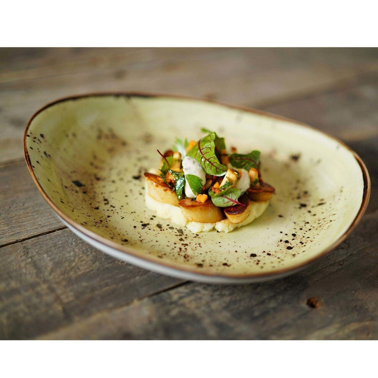 Farfurie cu formă organică Olive 350x210 mm Fine Dine