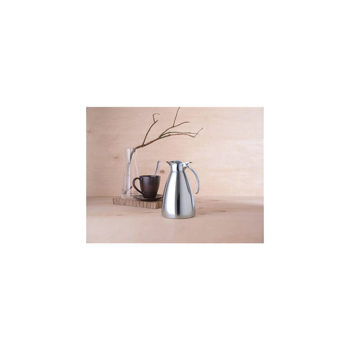 Cana termos eleganta, 1lt, Hendi, pereti dubli din inox, capacitate izolare mare, 136x188 mm