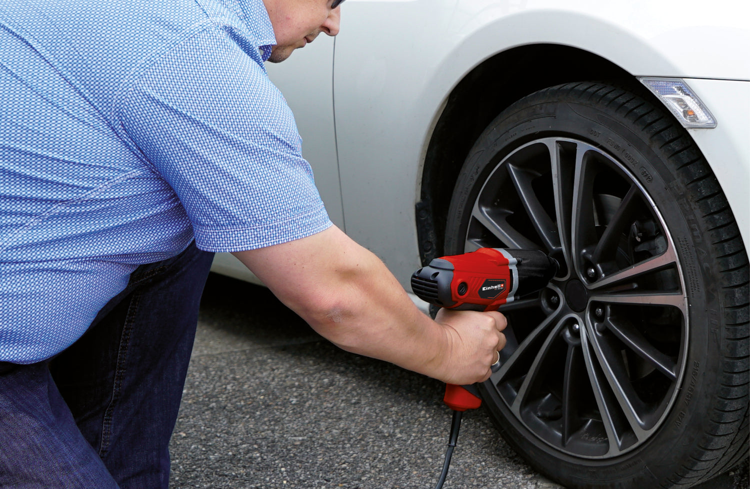 Surubelnita electrica cu impact Einhell CC-IW 450 (450W, 300Nm, comutator basculant pentru rotatie in sensul acelor de ceasornic/in sens invers acelor de ceasornic, incl. biti pentru chei tubulare de 17/19/21/22mm