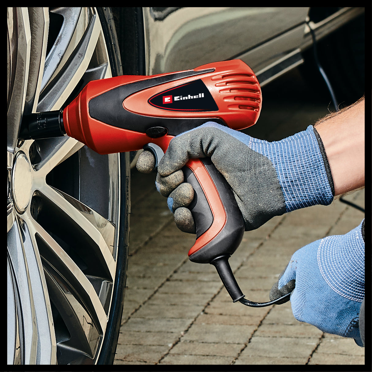 Einhell CC-HS 12/2 ütvecsavarozó, 12 V, max. nyomaték 350 Nm, beépített vízmérték, LED világítás, 2 db 17/19 és 21/23 mm-es dugókulccsal