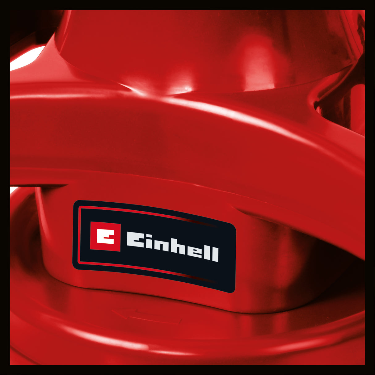 Einhell CC-PO 90 autópolírozó, be-/kikapcsolóval, praktikus és robusztus, 1 textil és 1 szintetikus polírozópárnát tartalmaz