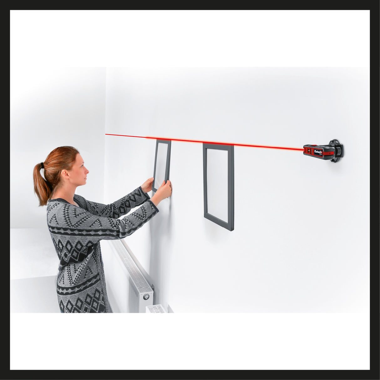 Nivela laser Einhell TC-LL 1, linii orizontale, verticale si diagonale, laser punctual, nivele integrate, prindere moale, incl. suport de perete
