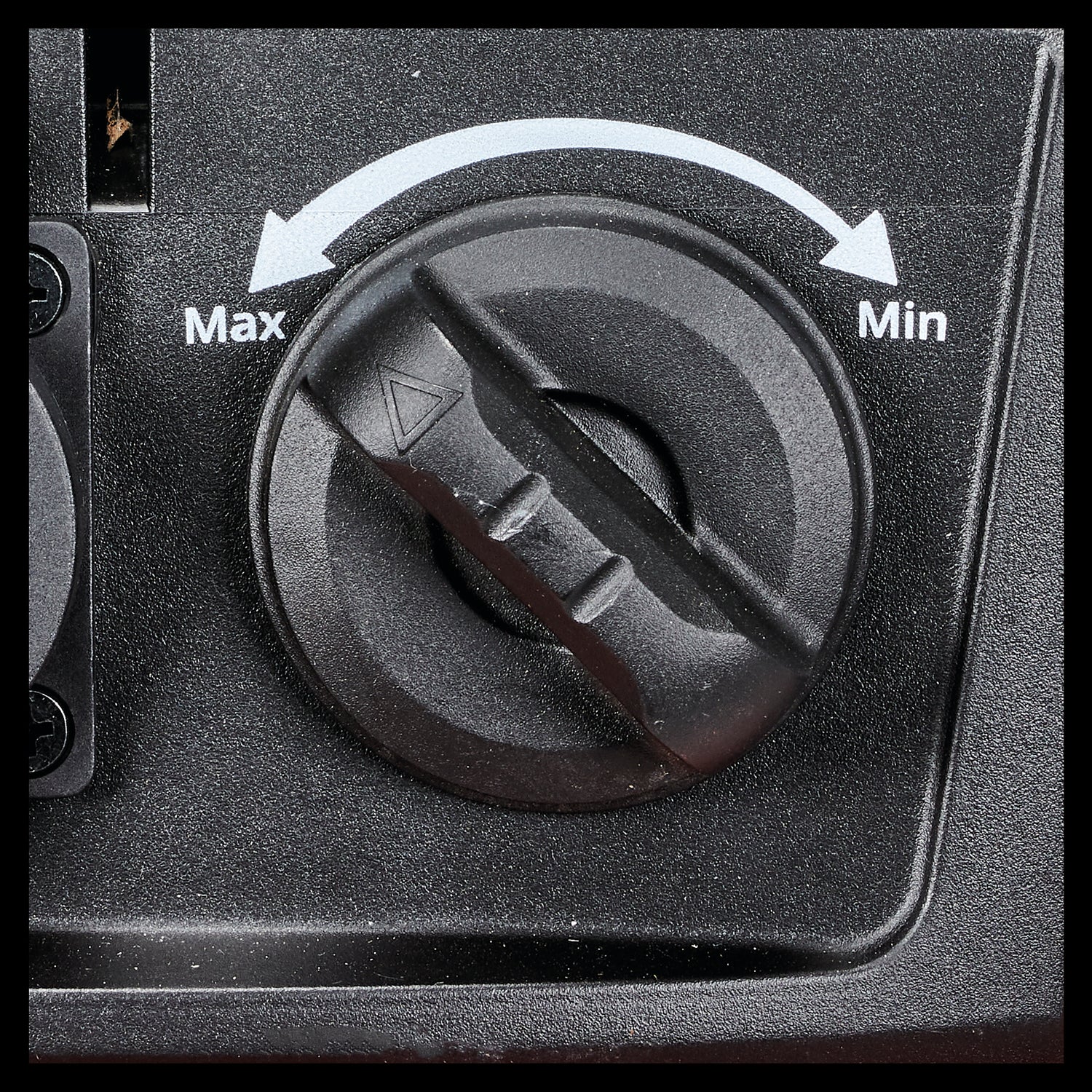 Aspirator umed/uscat Einhell TE-VC 2025 SACL, clasa de protectie impotriva prafului L, pentru particule de praf cu valori OEL >1 mg/m³, rezervor din otel inoxidabil de 25 de litri, sistem de curatare a filtrului, inclusiv duze si filtru