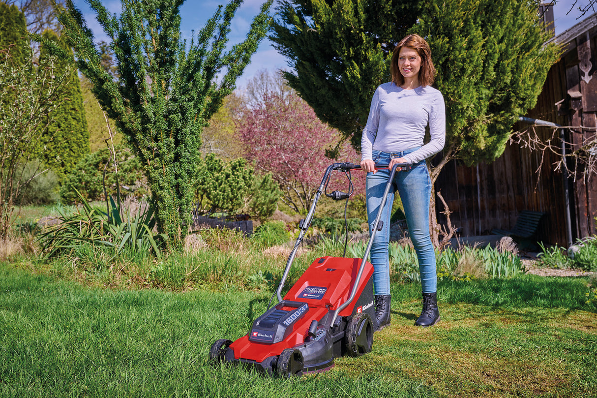 Masina de tuns iarba/gazon electrica Einhell GC-EM 1600/37 (1600W, latime de taiere de 37 cm, pana la 700 m², cos de colectare de 38 l, reglare centrala a inaltimii de taiere cu inaltime de taiere de 20-60 mm