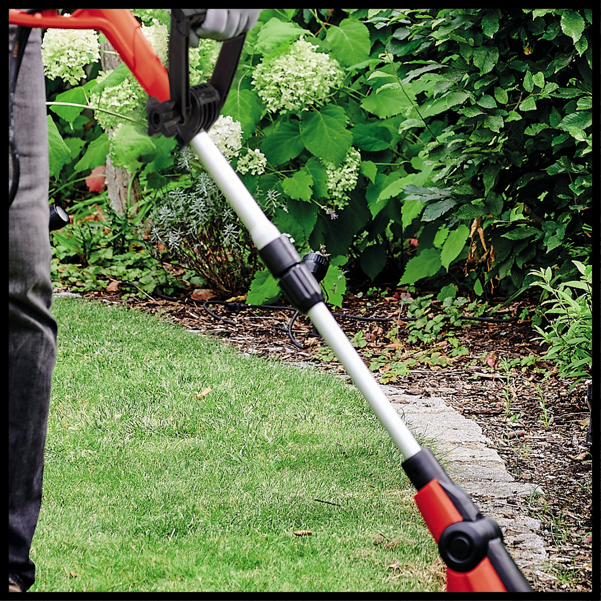 Set de tuns iarba electrica Einhell GC-ET 4530 (cap motor cu 4 setari de inclinare si rotatie la 180°, maner telescopic extensibil continuu din aluminiu, protectie pentru flori