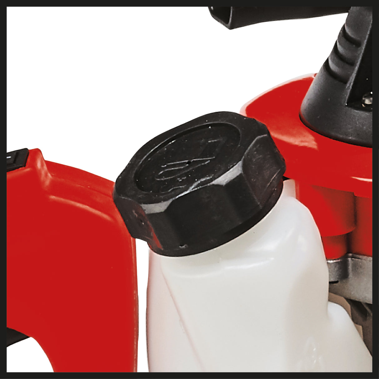 Masina de tuns gard viu pe benzina Einhell GE-PH 2555 A, 24,5 cm³, lungime de taiere 55 cm, distanta intre dinti 28 mm, ambreiaj centrifugal, maner rotativ, sistem antivibratii
