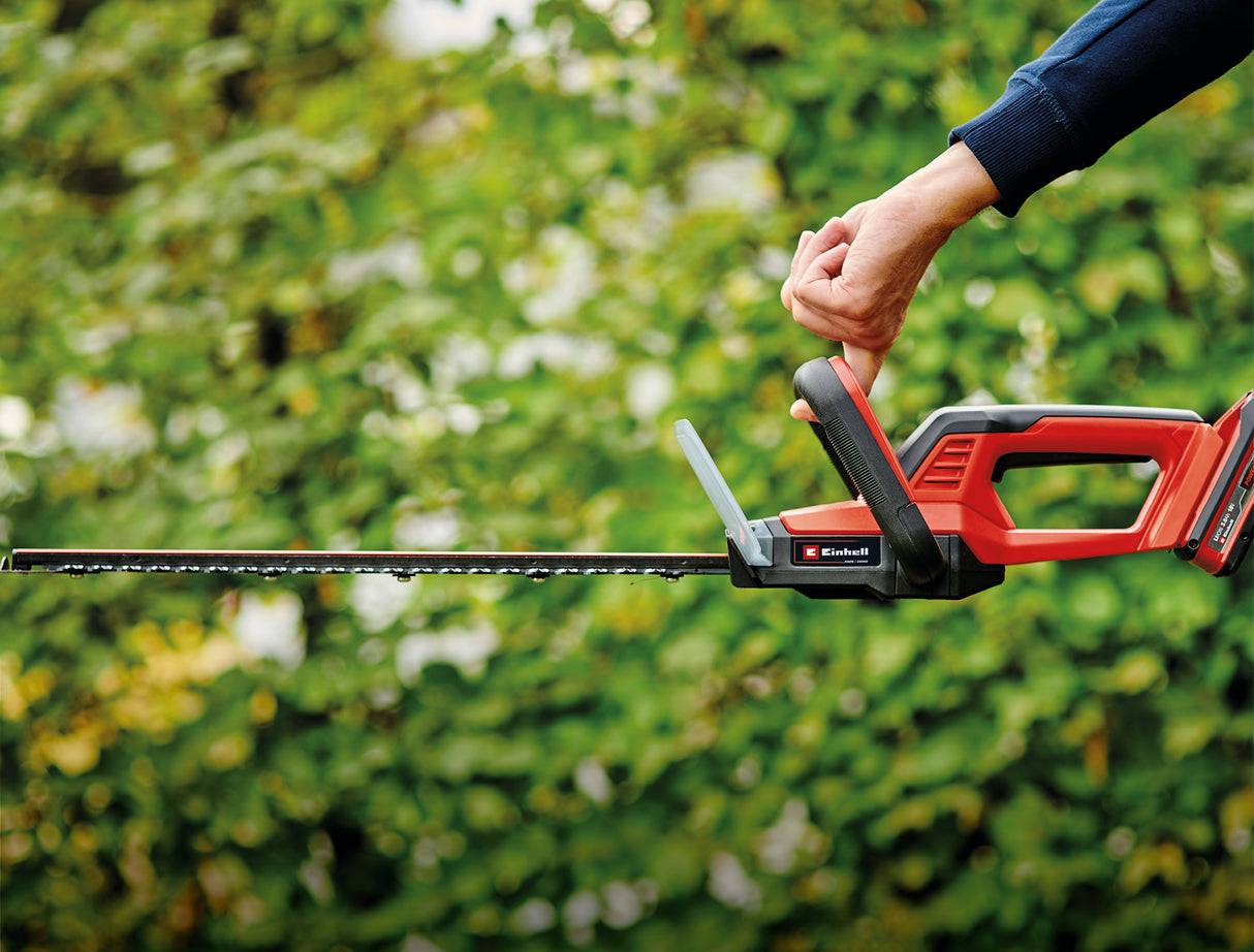 Masina de tuns gard viu pe acumulator Einhell GC-CH 18/40 Li Solo Power X-Change (18 V, lungime de taiere 40 cm, distanta intre dinti de 13 mm, maner ergonomic, fara acumulator