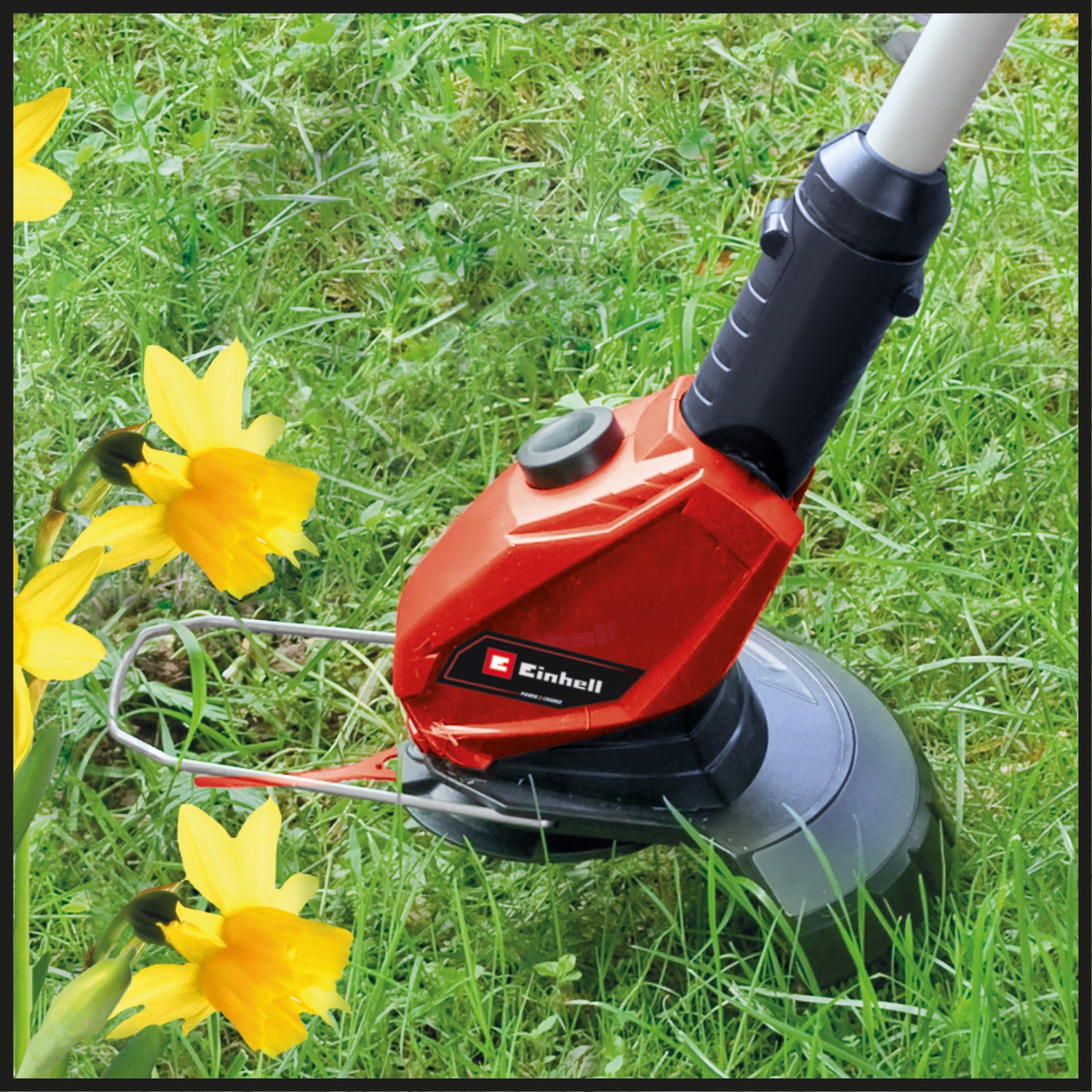 Trimmer de tuns iarba/gazon pe acumulator Einhell GE-CT 18 Li (1x 2,5 Ah Power X-Change (18 V, cap motor rotativ + inclinabil, Flowerguard, incl. 20 de lame din plastic, incl. acumulator de 2,5 Ah + incarcator