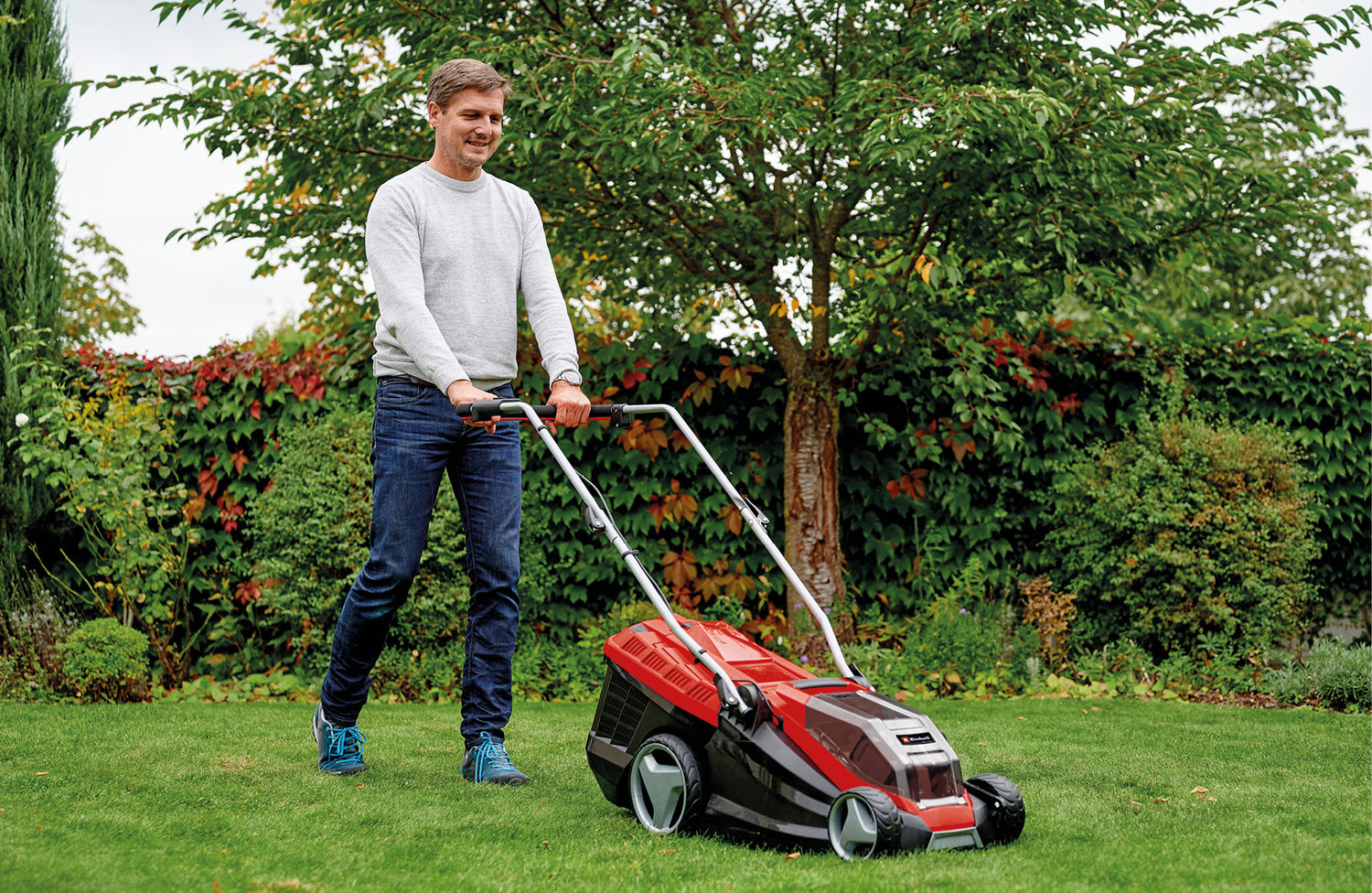 Masina de tuns iarba/gazon pe acumulator Einhell GE-CM 36/36 Li (PXC, litiu-ion, motor fara perii, reglare a inaltimii de taiere pe 6 niveluri, 2x baterii reincarcabile de 4,0 Ah + 2x incarcatoare