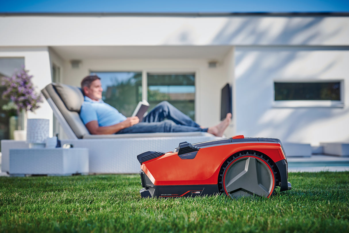 Masina de tuns iarba robotizata Einhell FREELEXO CAM 500 Power X-Change, Li-ion, 18V, camera care inlocuieste cablul de delimitare, pentru peluze de 500 m², panta de pana la 25%, latime de taiere 18 cm, protectie antifurt