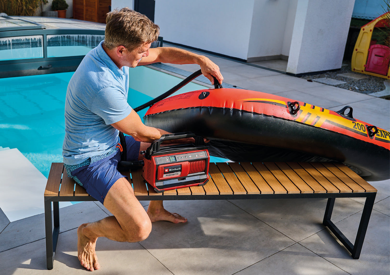 Compresor pe acumulator Einhell PRESSITO 18/25 Power X-Change (18 V, max. 11 bar, incl. set de 3 adaptoare, incl. furtun de inalta presiune de 71 cm si furtun de joasa presiune de 1,6 m, fara acumulator