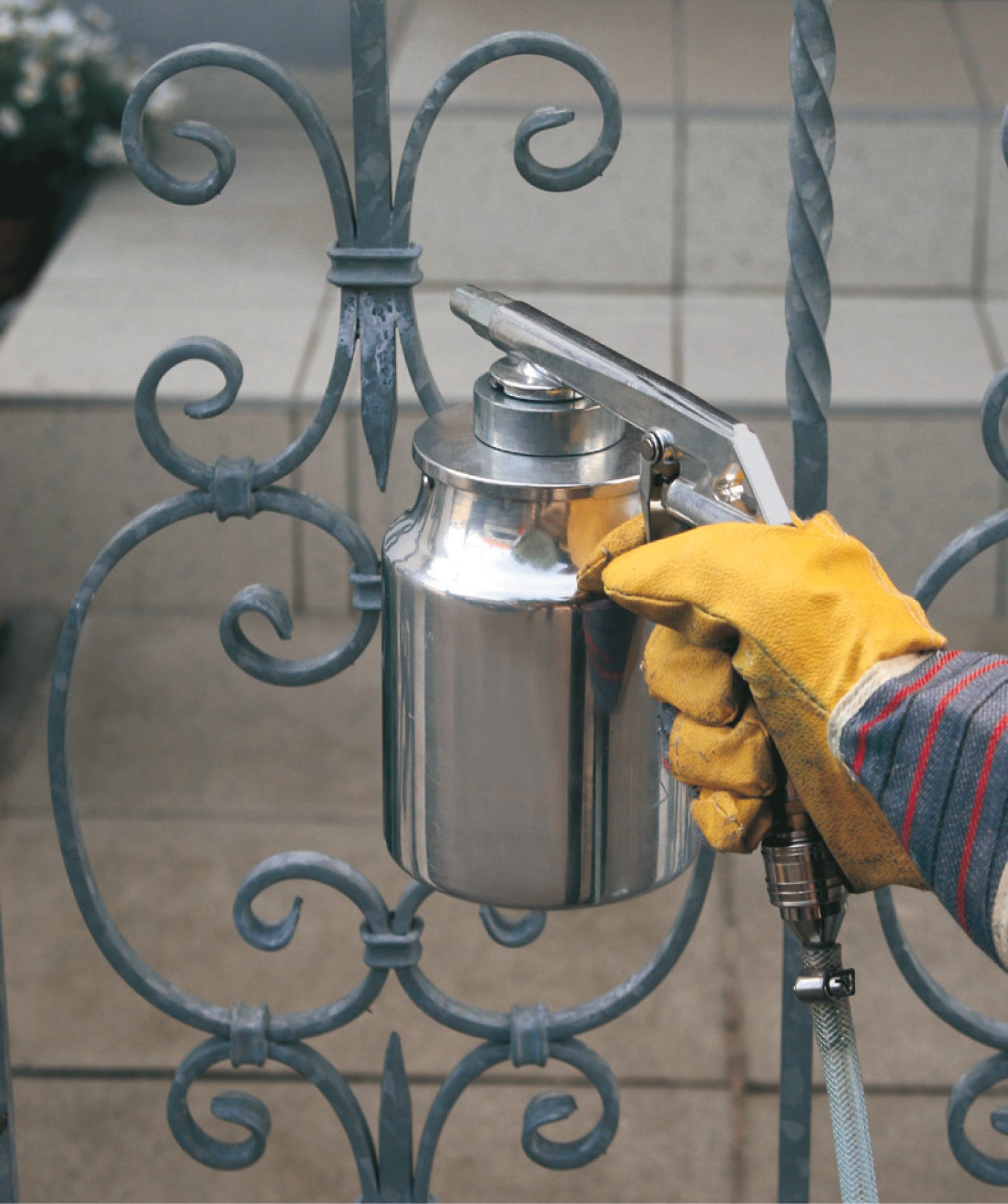 Pistol de sablare original Einhell cu alimentare rapida, accesorii compresor, recipient de material de sablare de 1 l, maneta de declansare constanta, carcasa din aluminiu, pana la 8 bar, inclusiv niplu de dop