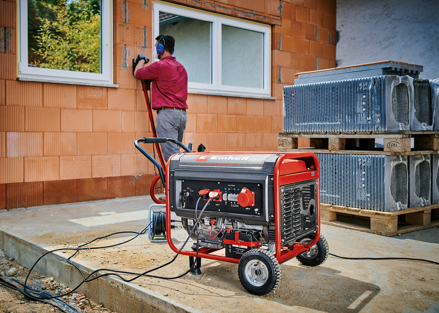 Generator de curent Einhell, benzina TC-PG 65/E5, putere continua 3,2 kW la 230 V si 3,6 kW la 400 V, curent nominal 13 A la 230 V, rezervor de 25 L pentru Super E5 benzina