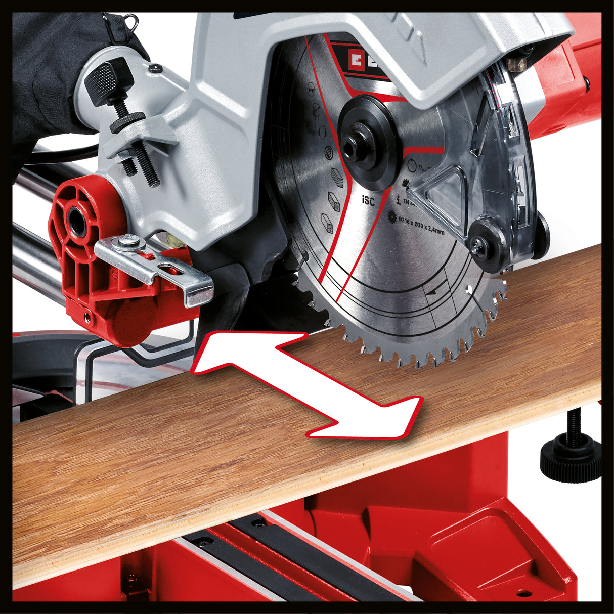 Einhell TC-SM 216 körfűrész vontatással, kereszt- és szögvágással, 1600 W, forgótányér gyorsbeállítással és reteszelő pozíciókkal, lézer, bal+jobb befogás, orsóretesz, keményfém fűrészlappal együtt