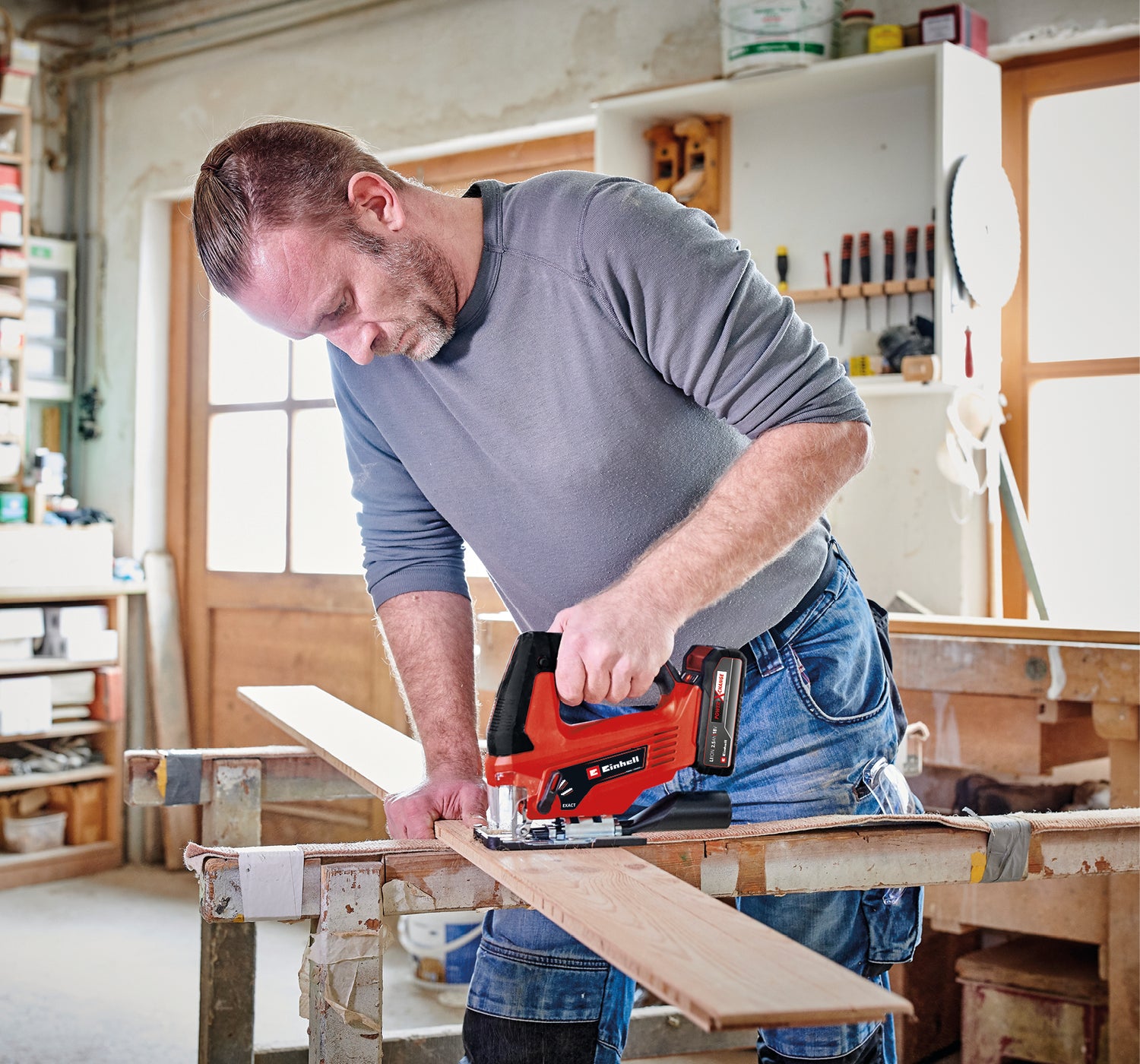 Einhell TC-JS 18 Li Power X-Change akkus szúrófűrész, Li-ion, 18V, löketmagasság 20 mm, ferde vágások maximum 45°-ban, inga funkció, szerszám nélküli fűrészlap-tartó, fűrészlappal együtt, akkumulátor és töltő nélkül