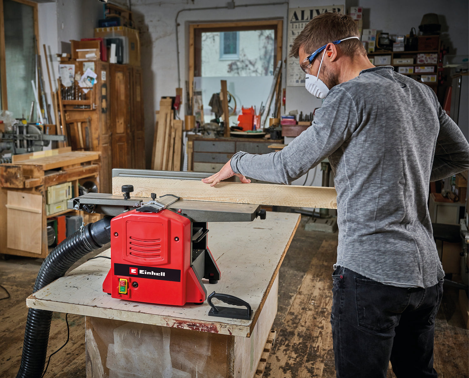 Einhell TC-SP 204/2 álló gyalu, 1500 W, 9000 fordulat/perc, gyalulási szélesség 204 mm, stabil konstrukció vastagság- és simítógyaluláshoz, kihúzható munkadarab-tartó